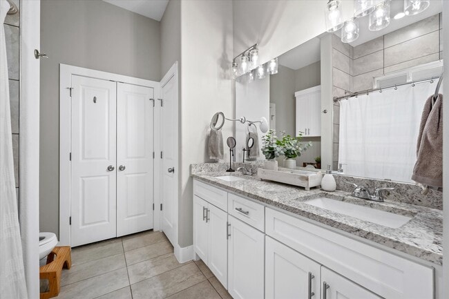 Building Photo - 4520 Garrison Ave