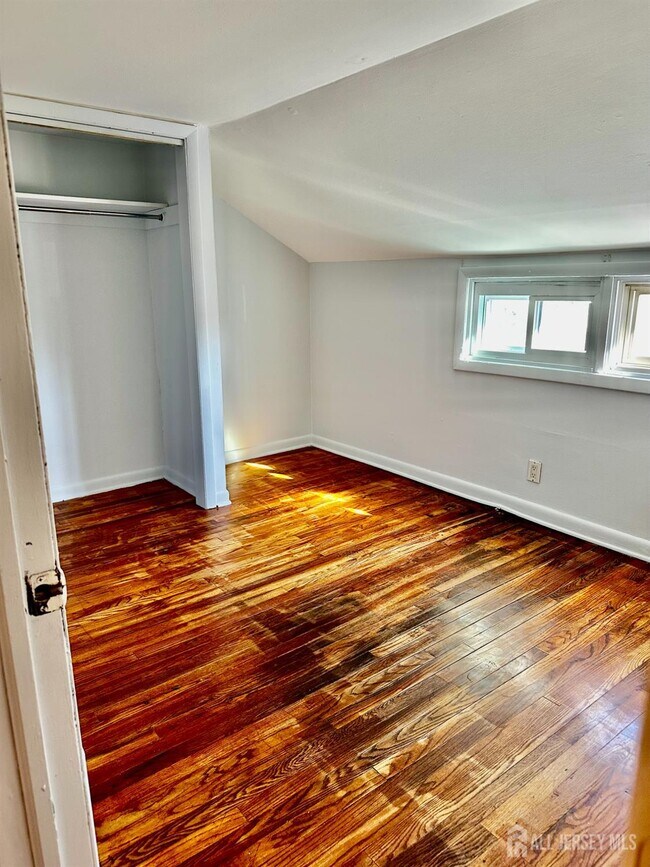 Building Photo - 428 New Market Rd