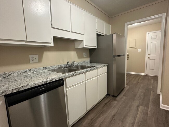 Building Photo - """~132 Stoneybrooks Place