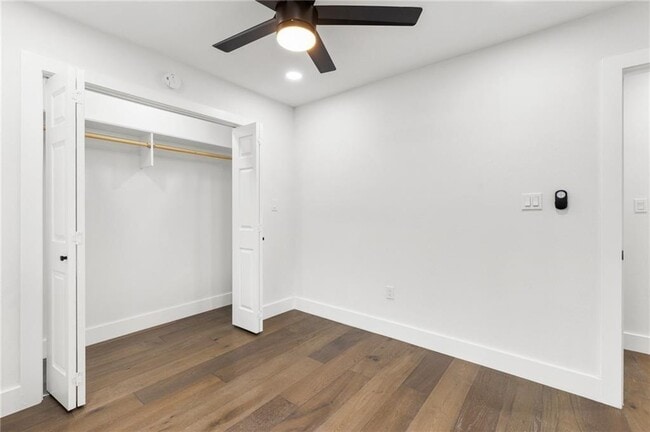 Building Photo - 1605 Rutland Dr