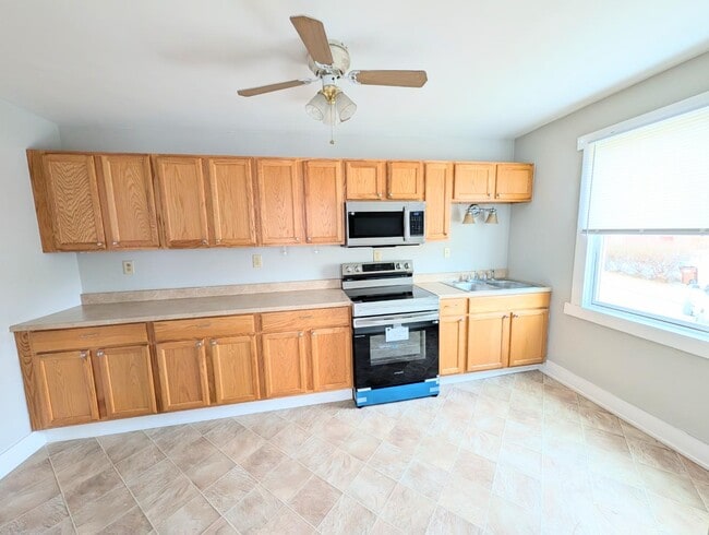 Building Photo - 317 Third Street - A upstairs