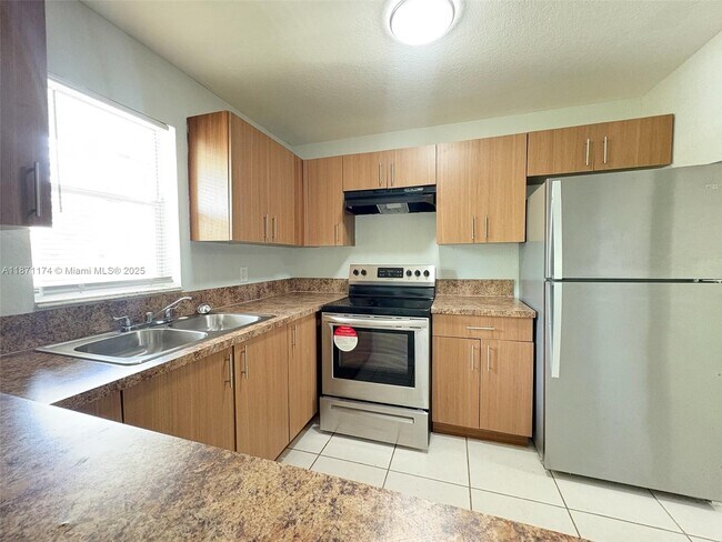 Primary Photo - 4160 NW 21st St