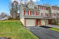 Building Photo - Updated 3 Bed 1.5 Bath Townhouse in Lititz!