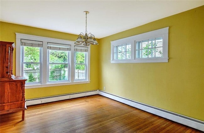 Building Photo - 4 Talbot Manor