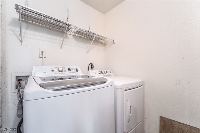 Building Photo - 2200 S Fort Apache Rd