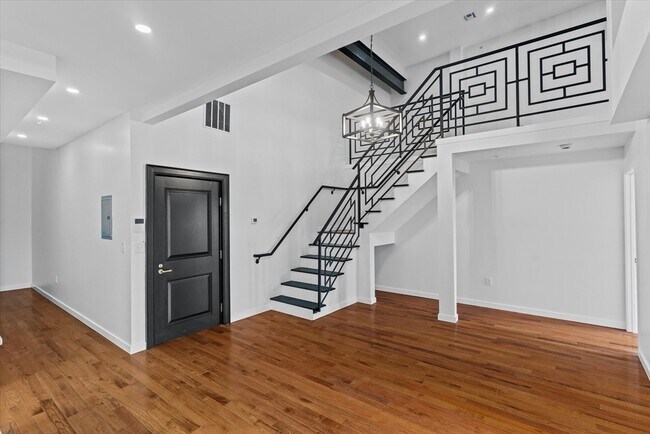 Building Photo - 280 Essex St