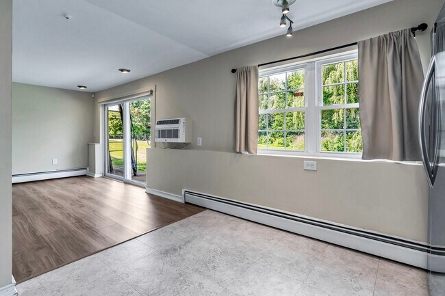 Building Photo - 55 Fernview Ave