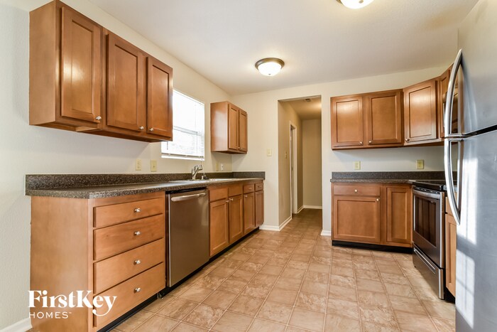 Building Photo - 723 Sedgewick Ln