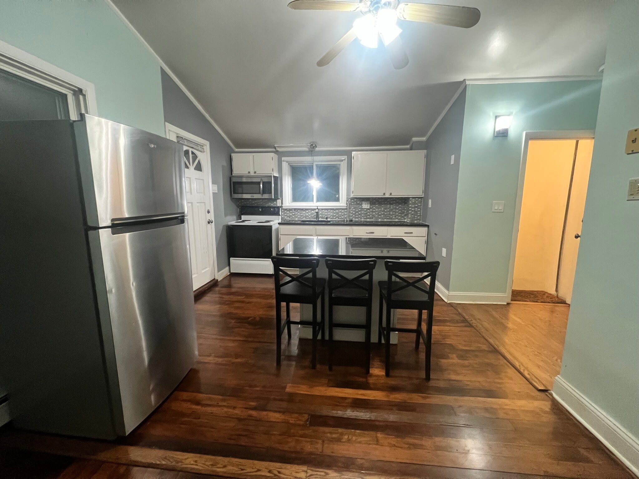 Building Photo - 129 Bradstreet Ave