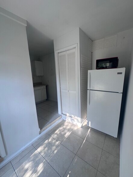 Building Photo - 1111 NE 204th Ter