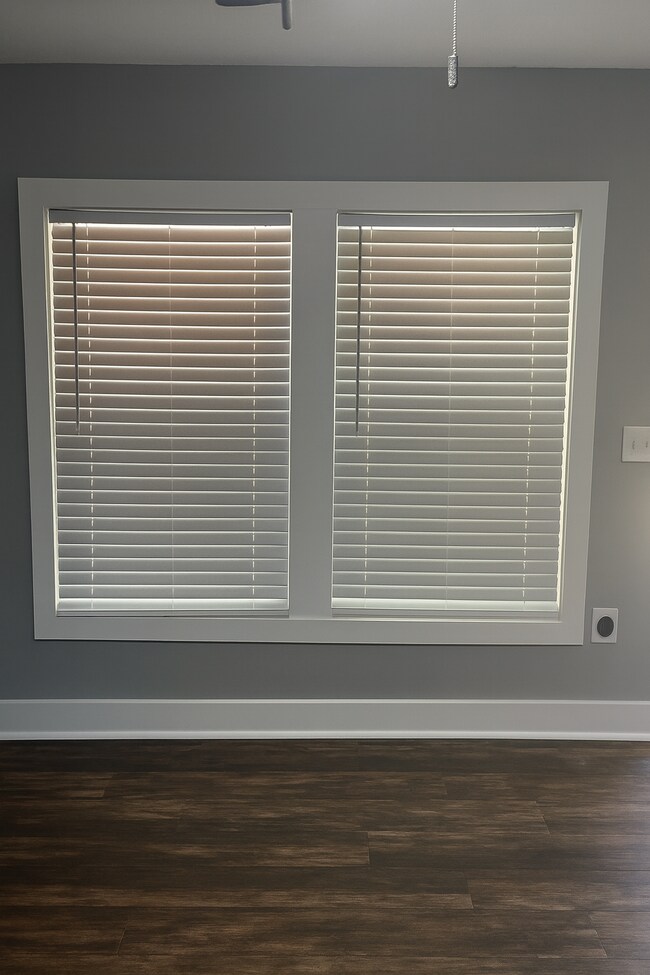 Building Photo - 260 Balkcom Ave