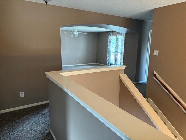 Building Photo - 2211 Cambridge Dale Ct