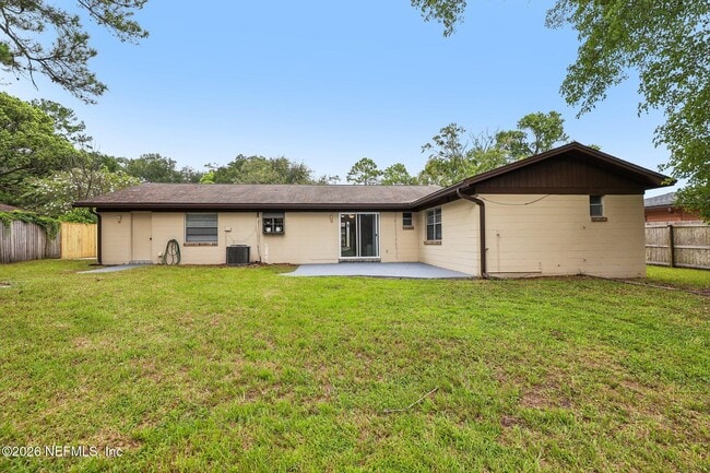 Building Photo - 8364 Pointer Dr N