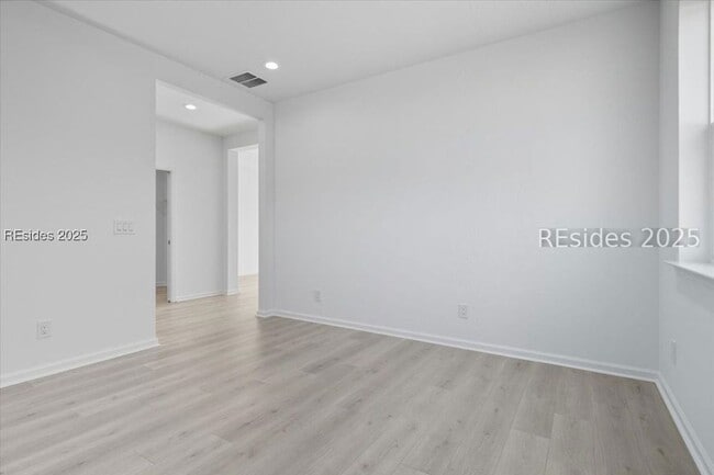 Building Photo - 921 Tropics Ave