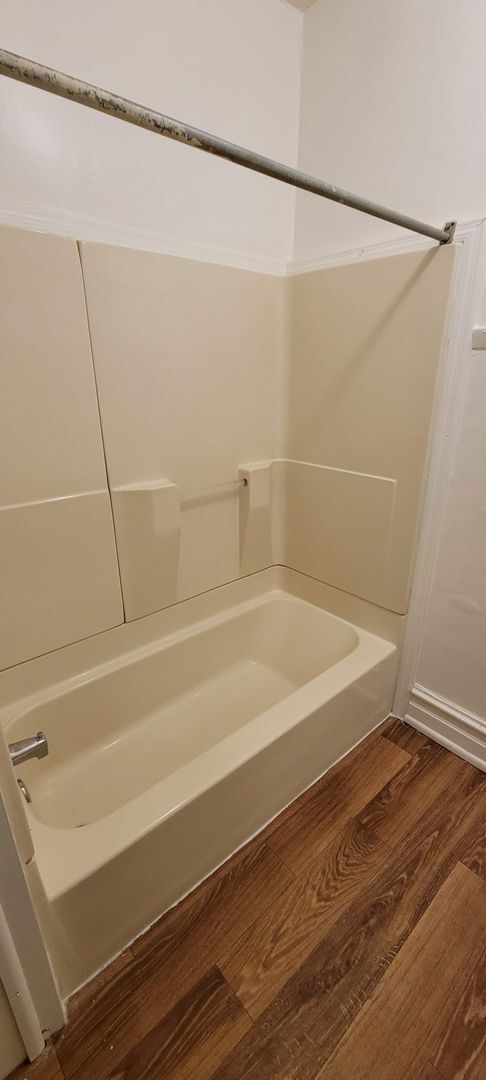 Building Photo - 610 Park St