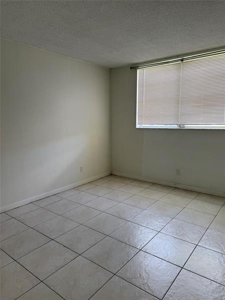 Building Photo - 5961 NW 61st Ave