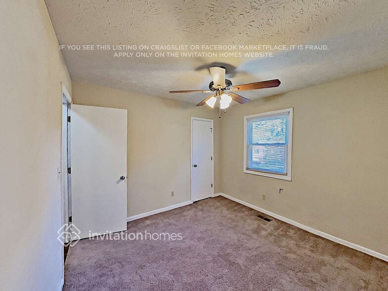 Building Photo - 5002 Maxanne Dr NW