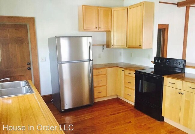 Building Photo - 3 br, 1 bath House - 127 Flint Street