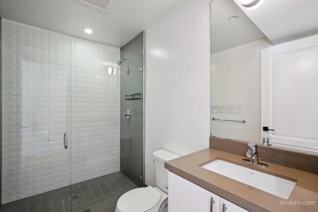 Building Photo - 641 Natoma St