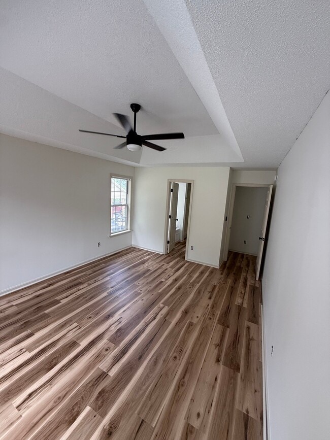 Building Photo - 103 Pinebark Ln