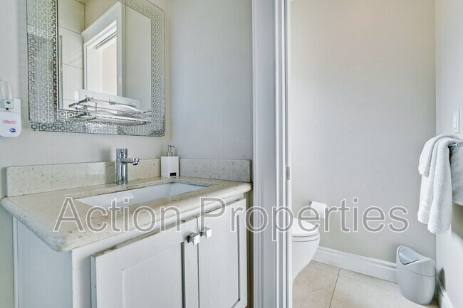 Building Photo - 2185 Chuleta Ct