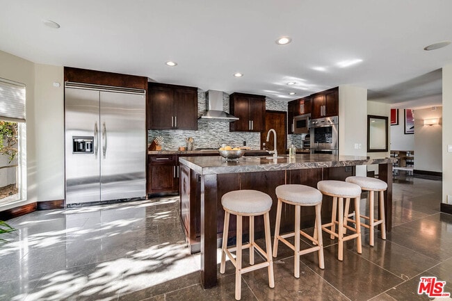 Building Photo - 11470 Dona Evita Dr