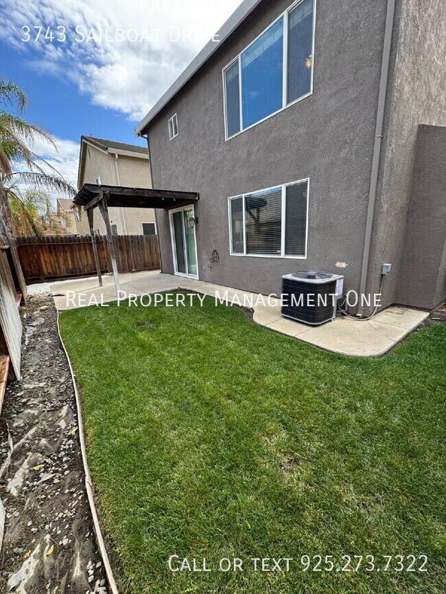 Building Photo - 3743 Sailboat Dr