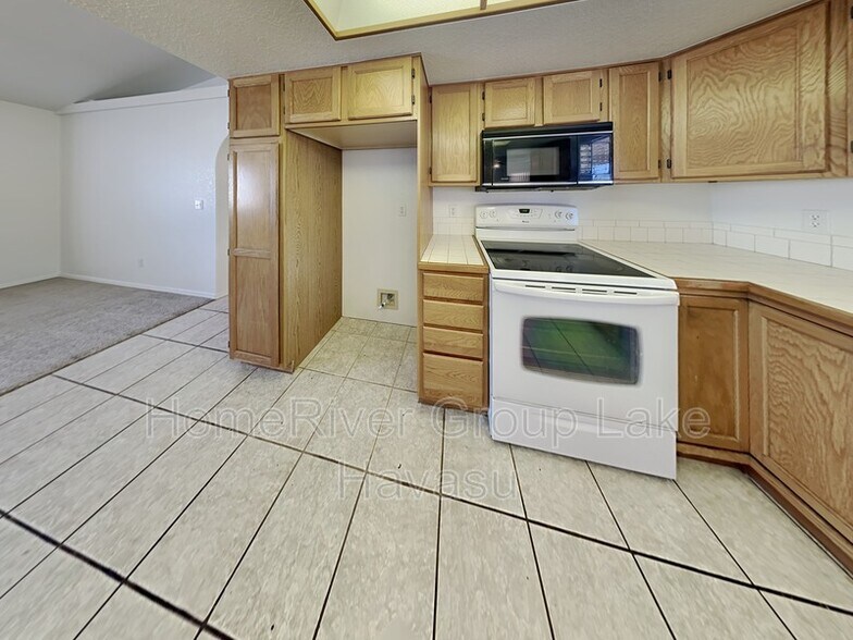 Building Photo - 3060 Ironwood Dr
