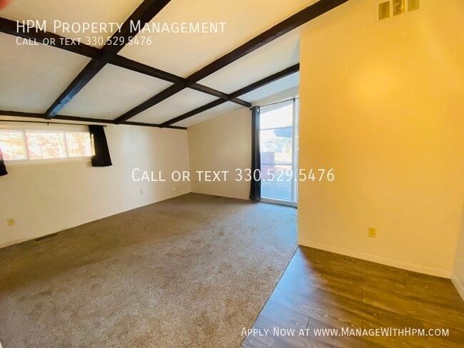 Building Photo - 511 Wrexham Ave SW