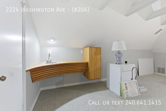 Building Photo - 2224 Washington Ave