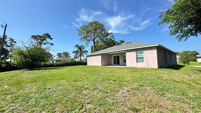 Building Photo - 851 San Filippo Dr SE