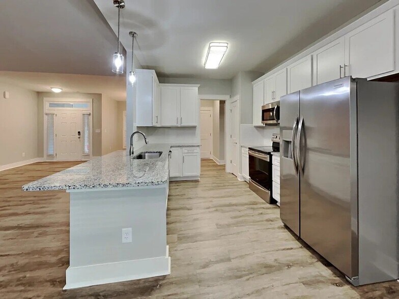 Building Photo - 203 N Toria Dr