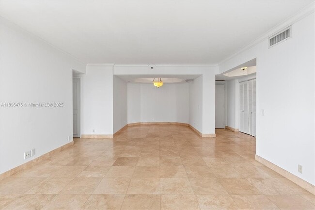 Building Photo - 3610 Yacht Club Dr