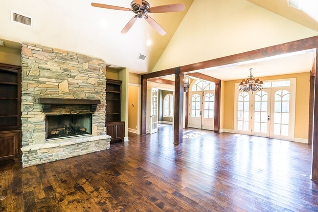Building Photo - 21220 Gatlinburg Rd