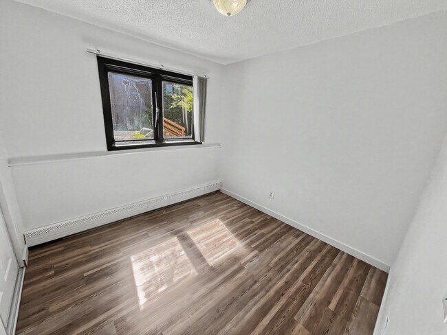 Building Photo - 8612 Boundary Ave