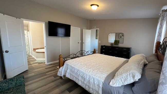 Building Photo - Beautiful Solar-Powered 3 Bedroom Home