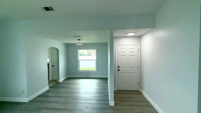 Building Photo - 5390 Warrior Ln