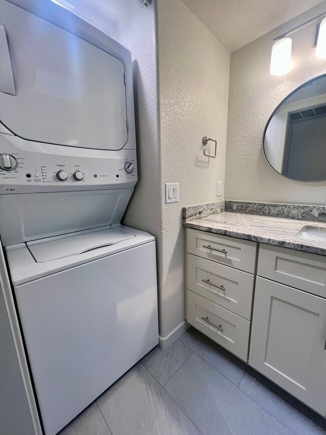 Building Photo - Unfurnished, 1-year long-term rental, Procure Only