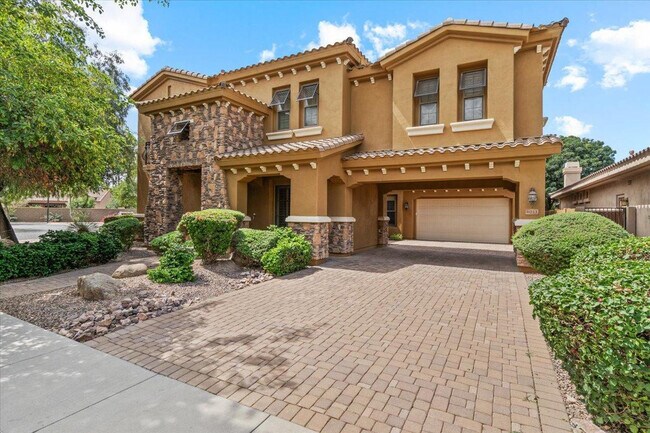 Building Photo - 4053 E Thunderheart Ct