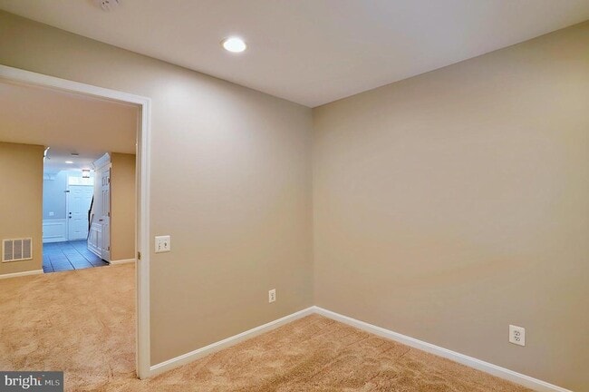 Building Photo - 8239 Singleleaf Ln