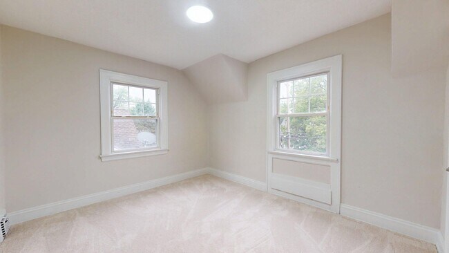 Building Photo - 4955 E 141st St