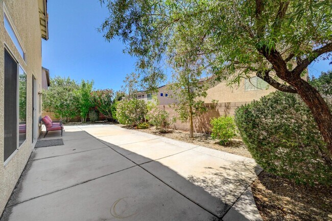 Building Photo - STUNNING 4 Bedroom, 2 Story Home featuring...