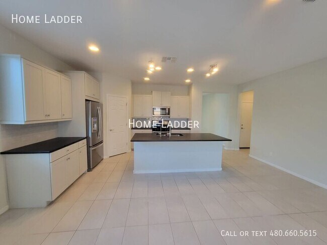 Building Photo - 25932 W Quail Ave