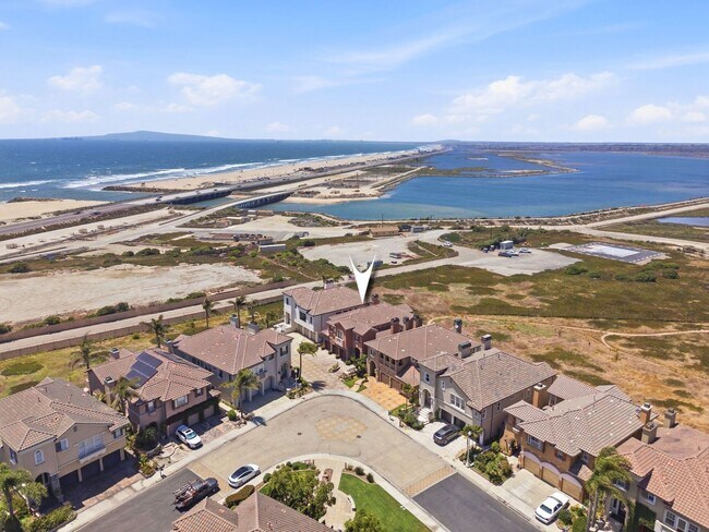 Building Photo - Luxury Coastal Living in Guard-Gated Ocean Colony