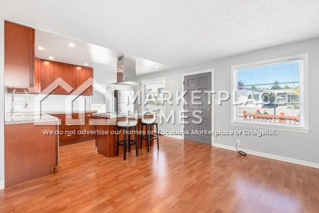 Building Photo - 615 S 225th St