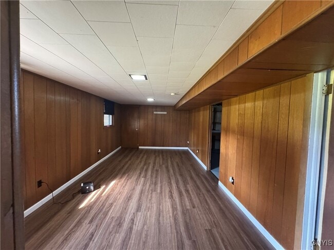 Building Photo - 7870 Oneida Trail