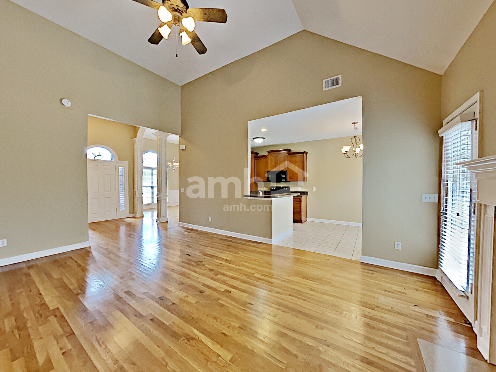 Building Photo - 165 Bland Dr