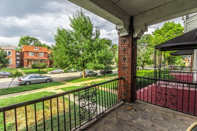Building Photo - 2 Bedroom unit, recently rehabbed