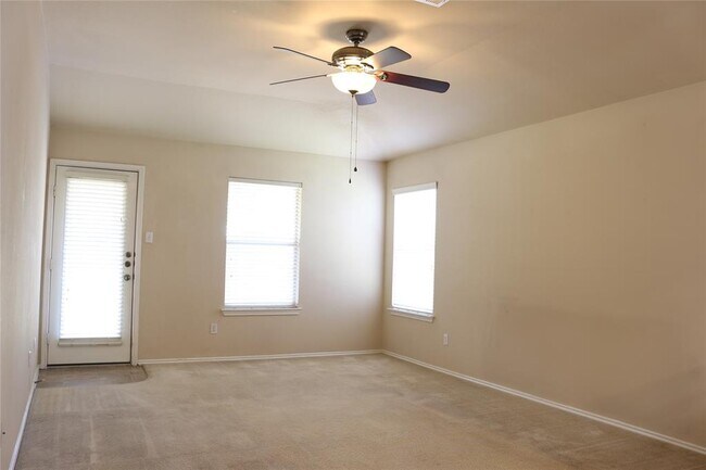 Building Photo - 2855 Shadowpoint Cove