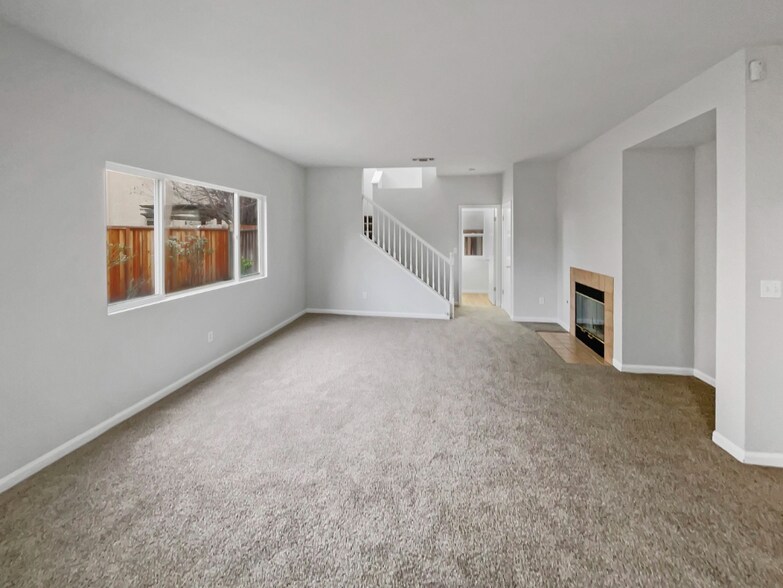 Building Photo - 4455 Meadow Valley Cir